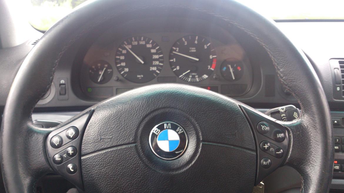 BMW 528IA Touring billede 9