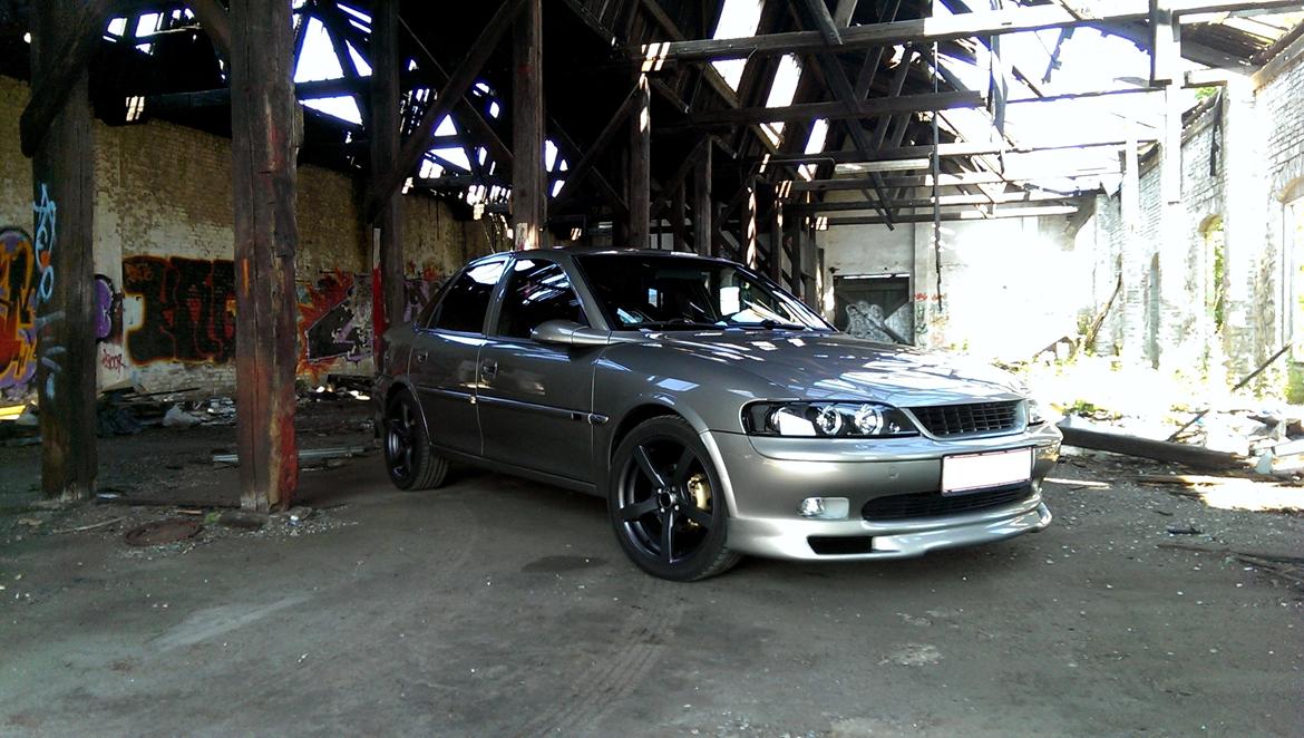 Opel Vectra B 1,8 16V GL *SOLGT* billede 2