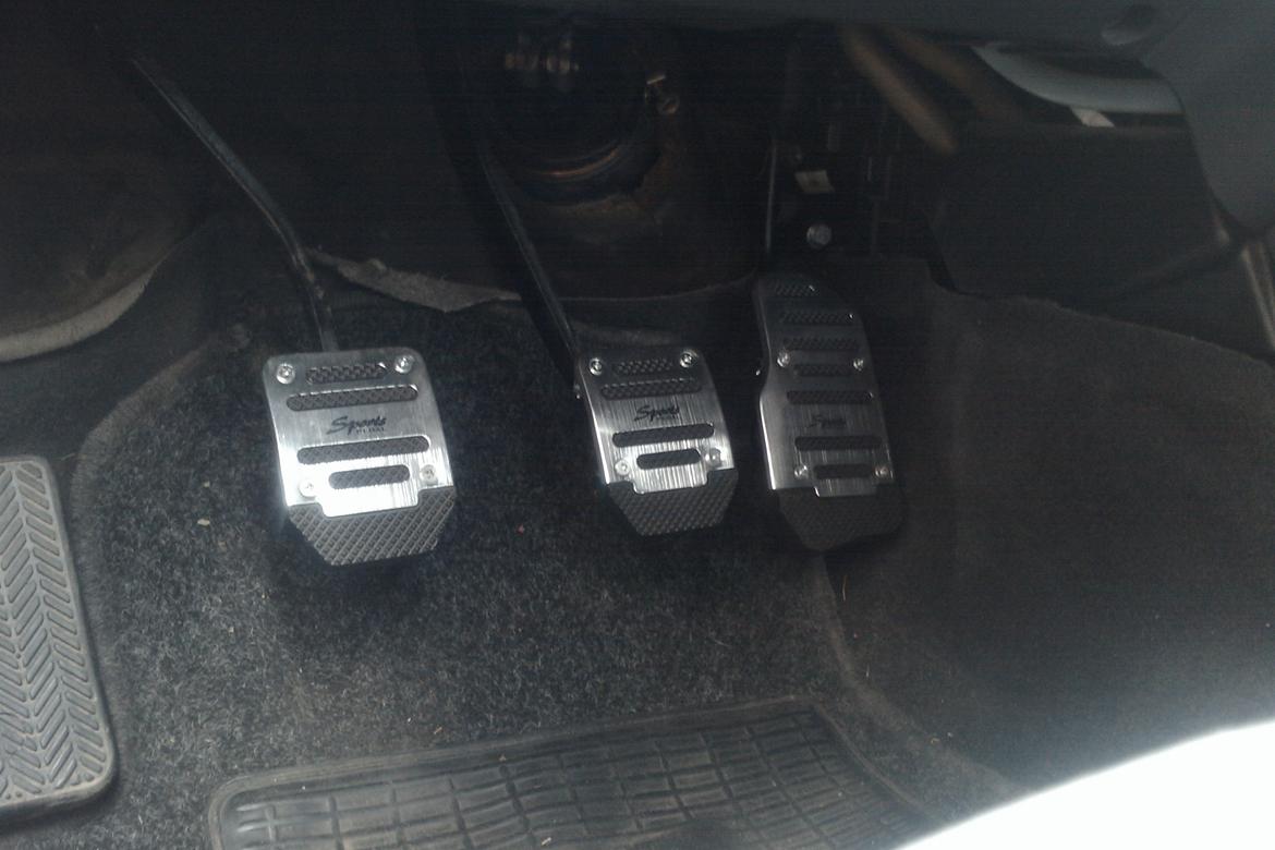 Toyota carina E XLI 1,6 solgt billede 9