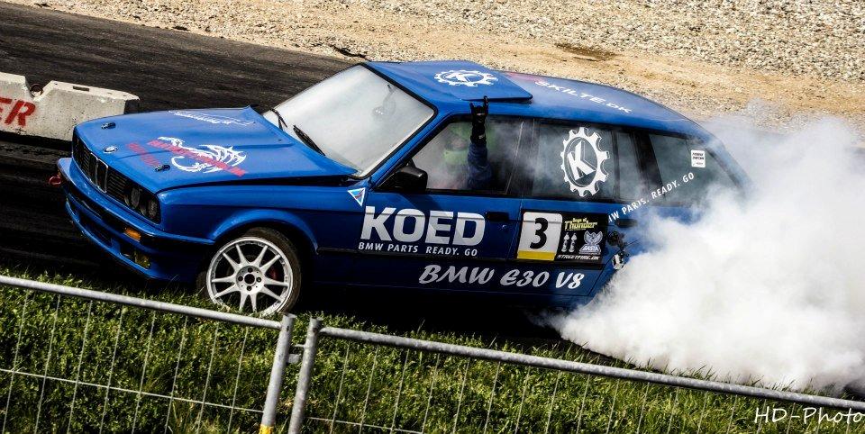 BMW e30 touring V8 billede 2
