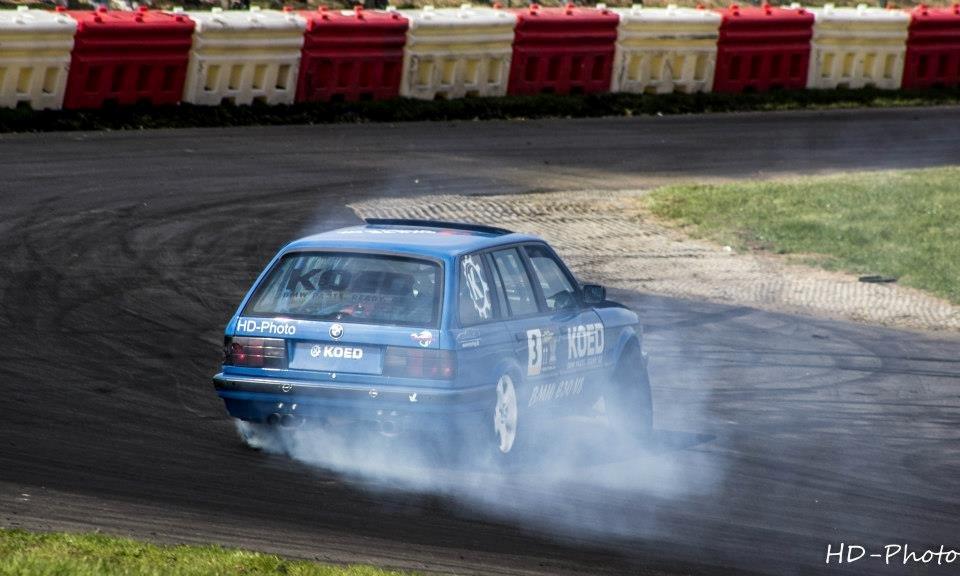 BMW e30 touring V8 billede 3