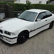 BMW E36 318IS Coupe