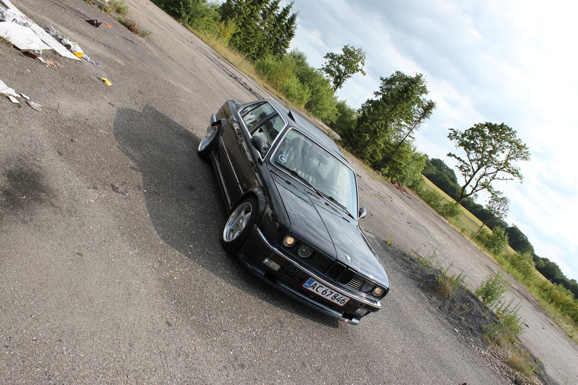 BMW E30 320I M-Tech 1 Tidl. bil billede 4