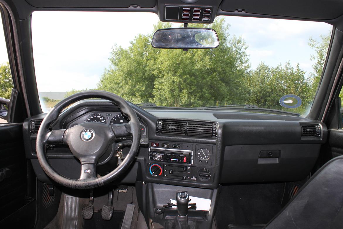 BMW E30 320I M-Tech 1 Tidl. bil billede 12