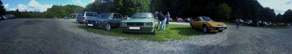 BMW E28 525i - Sammen med en venindes Taunus i Lundby krat. billede 21