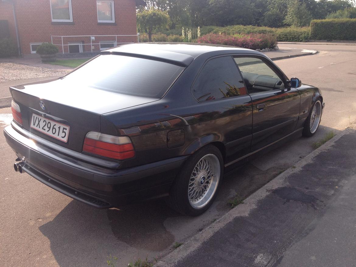 BMW E36 Coupé 1.8 IS billede 2