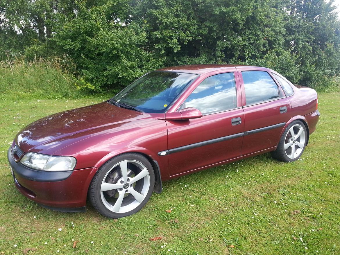 Opel Vectra B 2,0 16V AUT. - TOTALSKADET 17.09.2013 billede 2