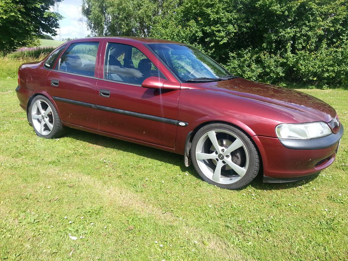 Opel Vectra B 2,0 16V AUT. - TOTALSKADET 17.09.2013 billede 1