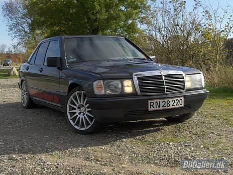 Mercedes Benz 190 TOTALSKADET billede 1