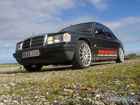 Mercedes Benz 190 TOTALSKADET billede 3