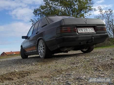 Mercedes Benz 190 TOTALSKADET billede 5