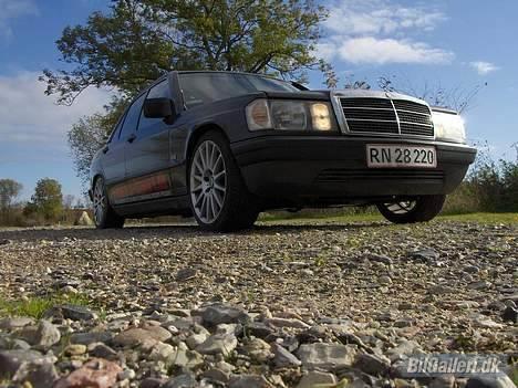 Mercedes Benz 190 TOTALSKADET billede 7