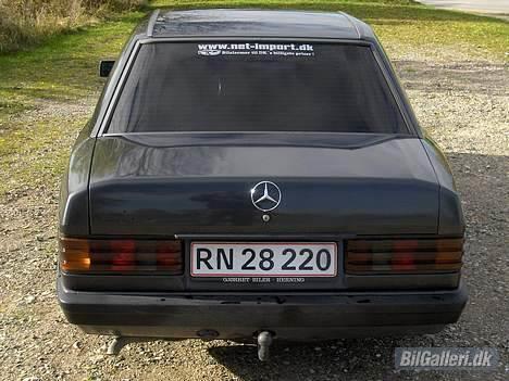 Mercedes Benz 190 TOTALSKADET billede 9