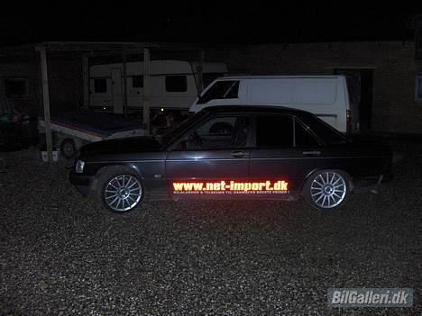 Mercedes Benz 190 TOTALSKADET billede 12