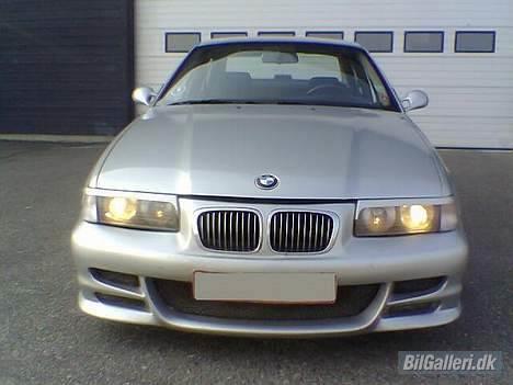 BMW 318i (Solgt) billede 2