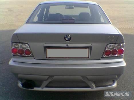 BMW 318i (Solgt) billede 3