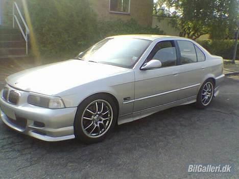 BMW 318i (Solgt) billede 5