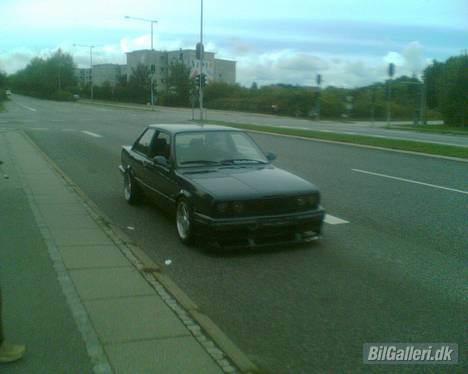 BMW 327 eta (solgt) - første dag jeg var ude og se på bilen inden jeg købte den dengang en 320er billede 2