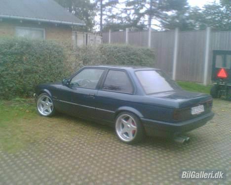 BMW 327 eta (solgt) - første dag jeg var ude og se på bilen inden jeg købte den dengang en 320er billede 3