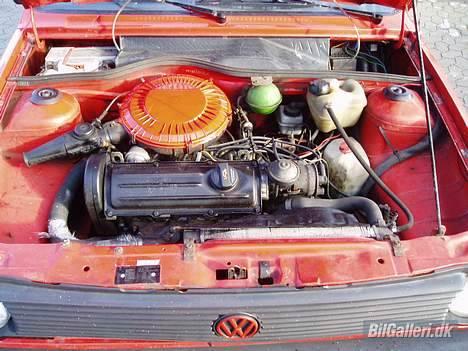 VW polo 2- solgt  - den ser fredelig ud men den gemmer MANGE vilde hyppere-not billede 9