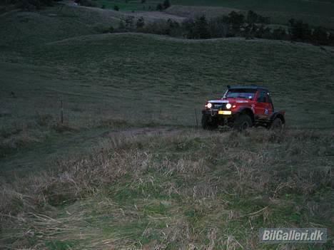 Toyota Landcruiser BJ73 (DØD) - Det er ikk nemt så at se.. men det går faktisk meget op her!.. billede 13