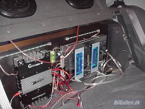 Mazda 323F billede 2