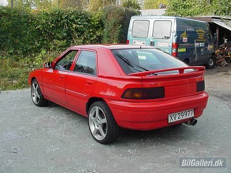 Mazda 323F billede 3