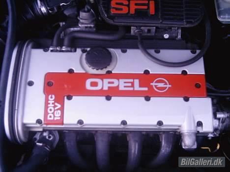 Opel calibra 16v SOLGT!!!! - den fine moter billede 4