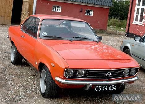 Opel manta a - Sådan så bilen ud mange år før jeg fik den.... billede 1