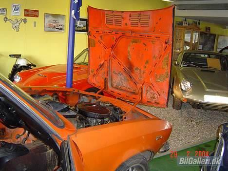 Opel manta a - Motorhjelmen kræver lidt sandblæsning, de er næsten altid rustne billede 2