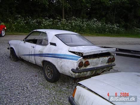 Opel manta a - Endnu en reservedelsbil billede 4