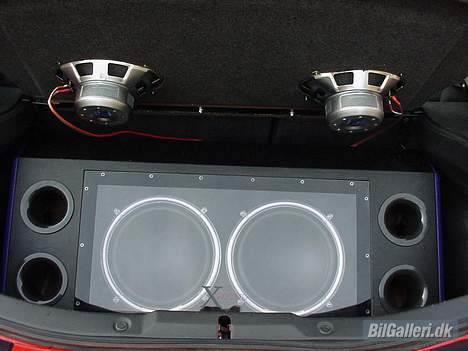 Mazda 323F billede 8