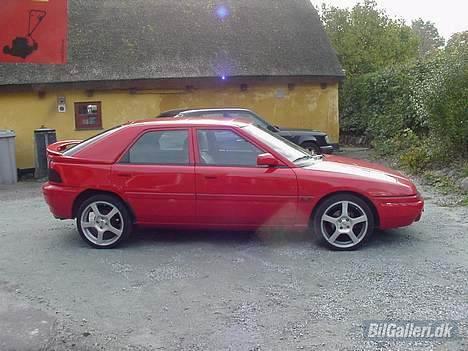 Mazda 323F billede 10