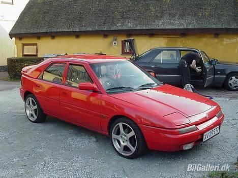 Mazda 323F billede 13