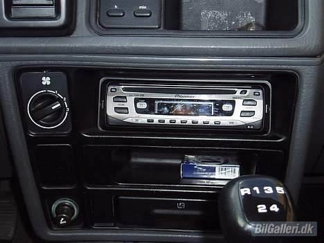 Ford Sierra clx "soldt" - den totale iorden lækkersheds radio billede 7