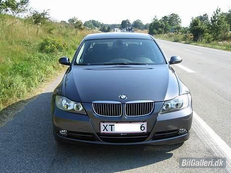 BMW 330i E90 billede 1