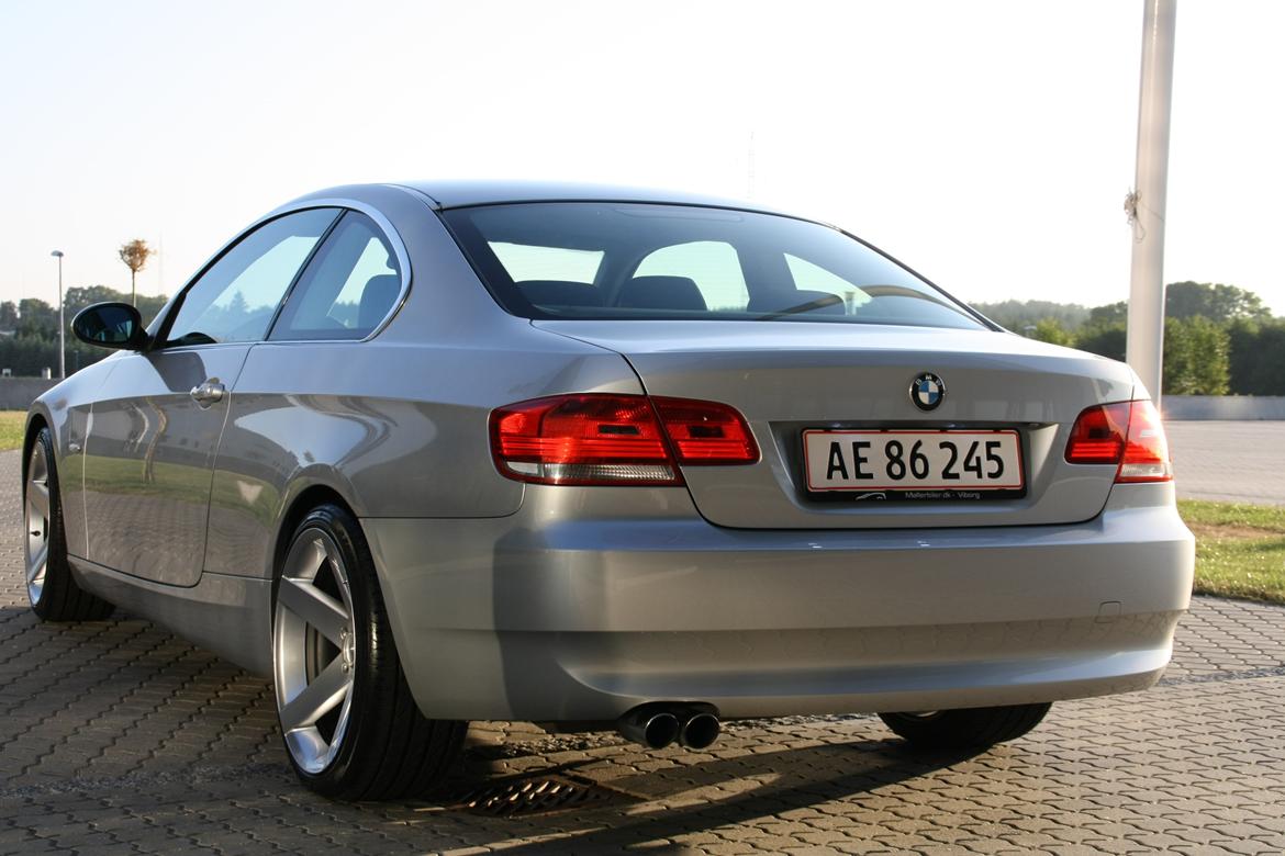BMW E92 325i SOLGT billede 2