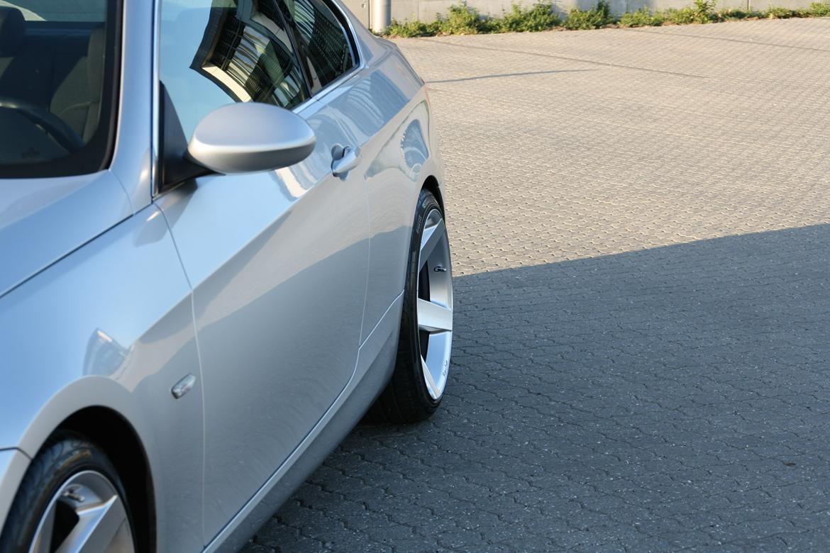 BMW E92 325i SOLGT billede 6