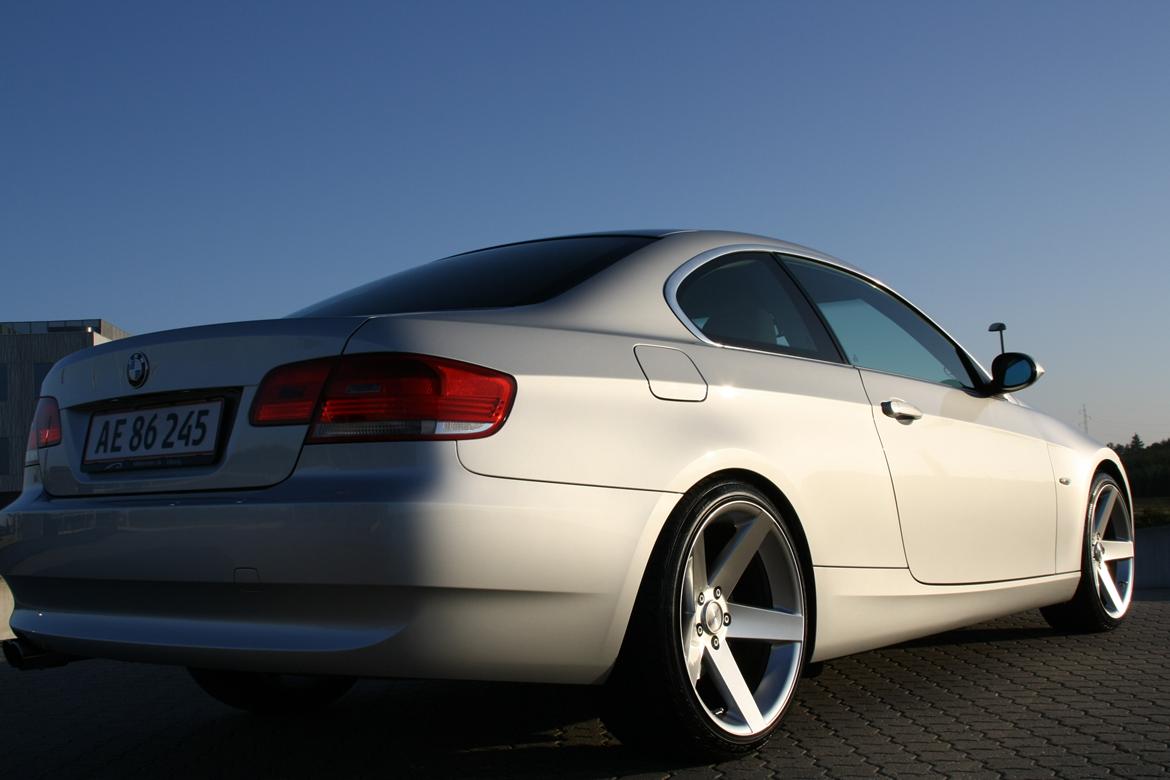 BMW E92 325i SOLGT billede 9