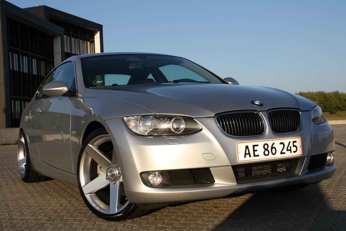 BMW E92 325i SOLGT billede 10