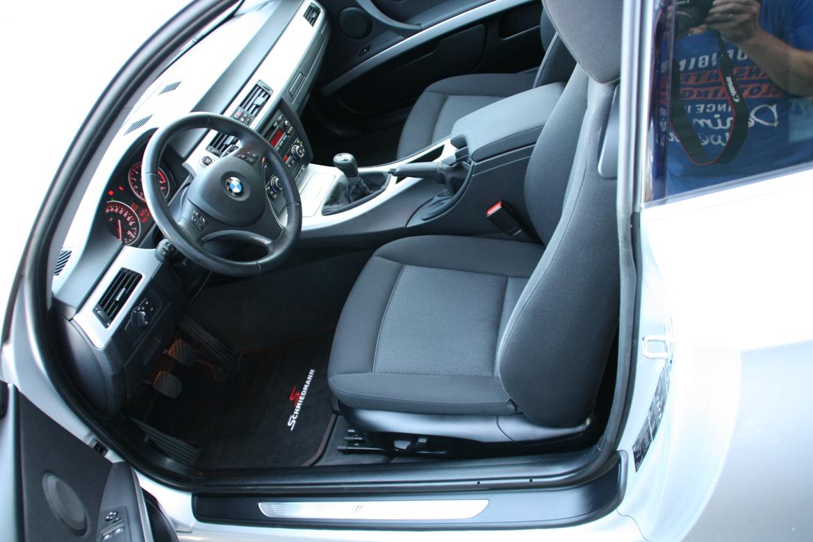 BMW E92 325i SOLGT billede 11