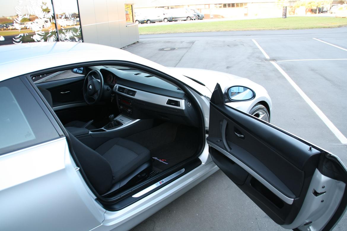 BMW E92 325i SOLGT billede 18