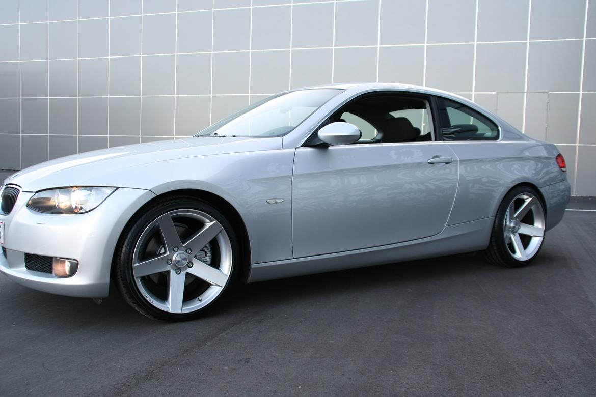 BMW E92 325i SOLGT billede 22