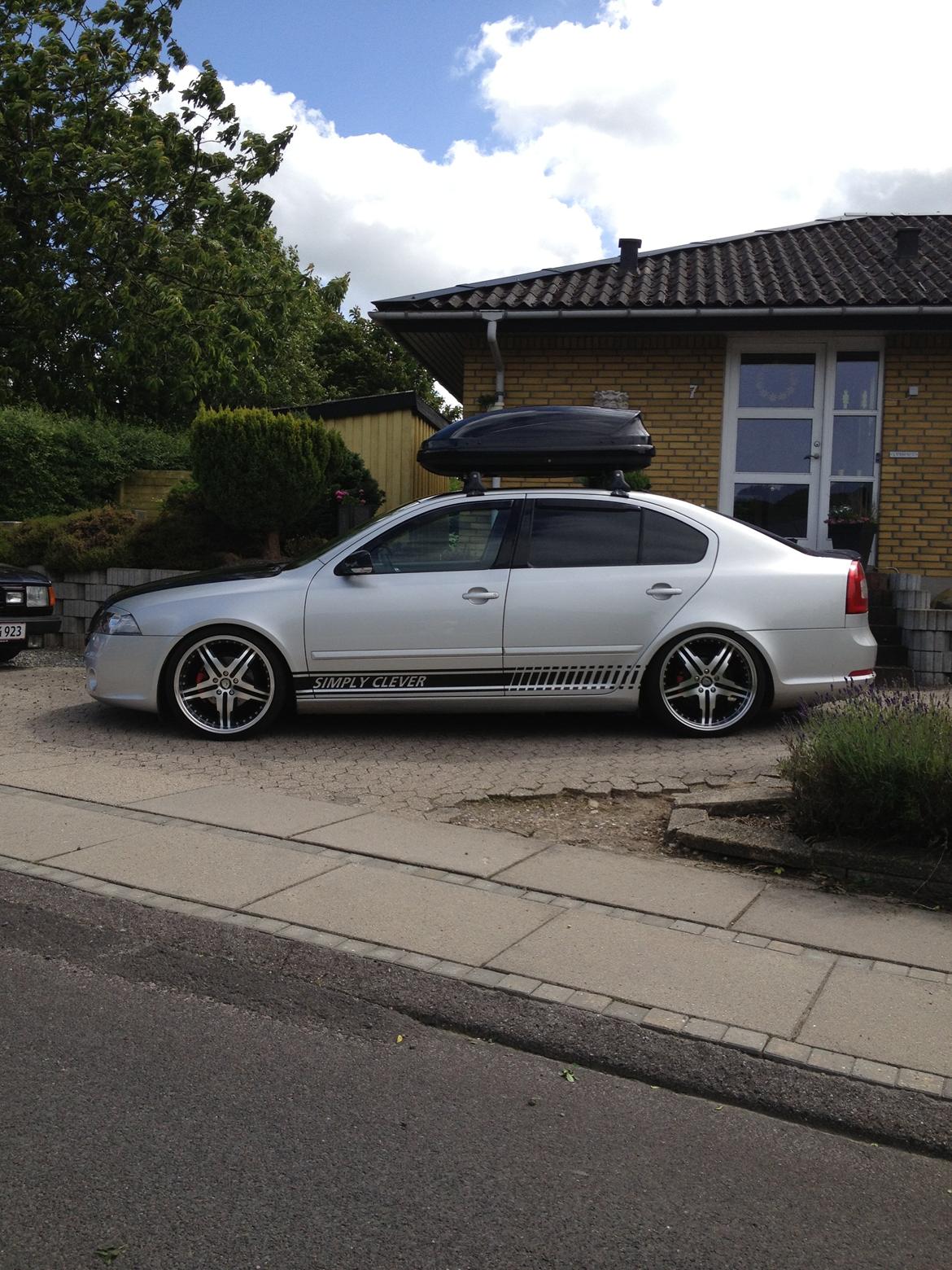 Skoda Octavia II Limited Edition - Med indfarvet Thule tagboks billede 19