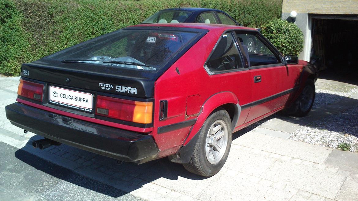 Toyota Celica Supra Mk2 - Har lidt rust ved benzindæksel billede 3