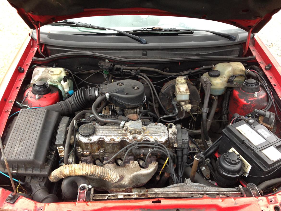 Opel Astra F. HB. - Det Røde Spøgelse's hjerte som efter nogle få bump i starten nu kører rigtig godt. :) billede 5