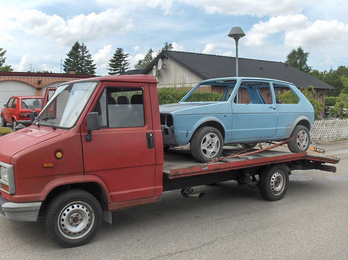 VW golf 1 cl. NYT PROJEKT I GARAGEN - læsset og afsted til maler billede 24