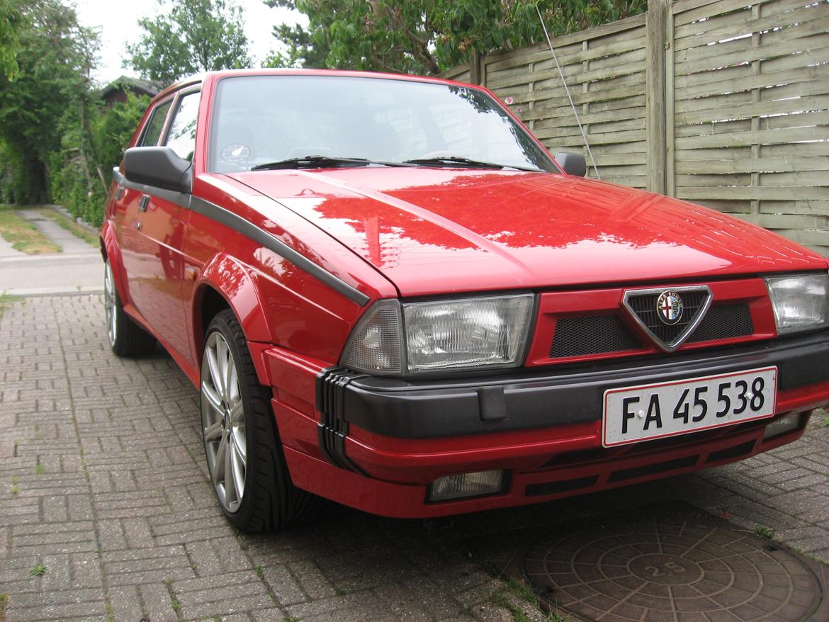 Alfa Romeo 75 Turbo America billede 5