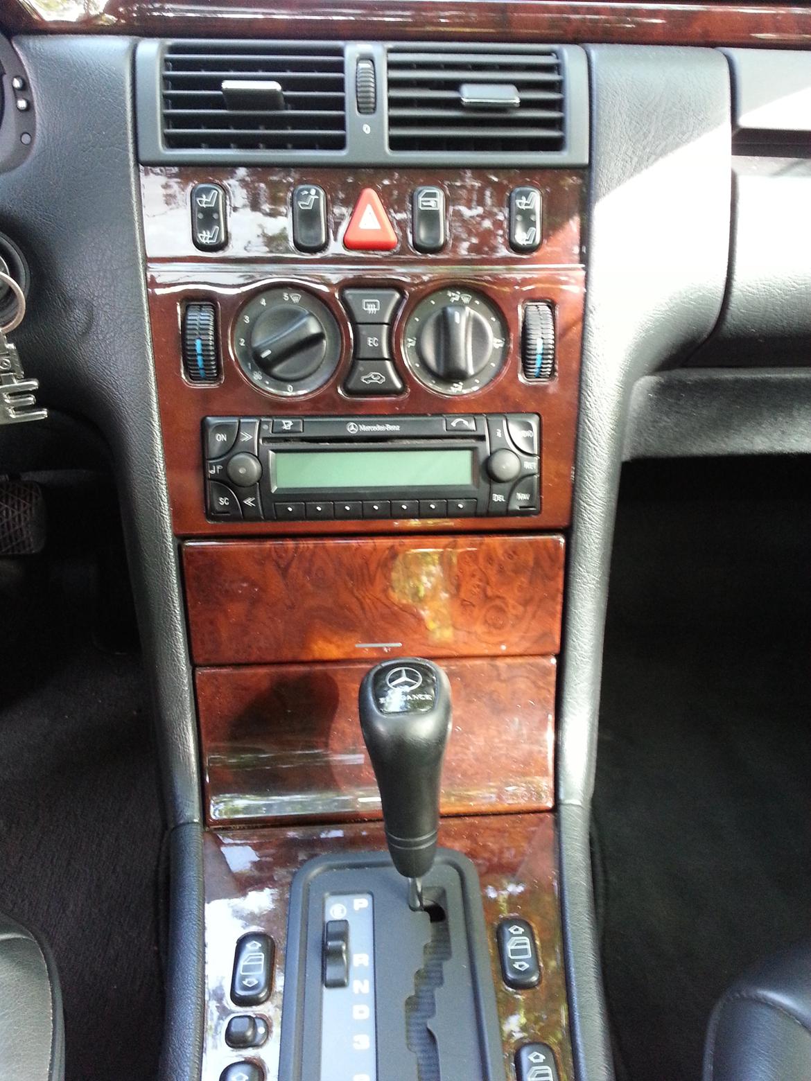 Mercedes Benz E200 billede 17