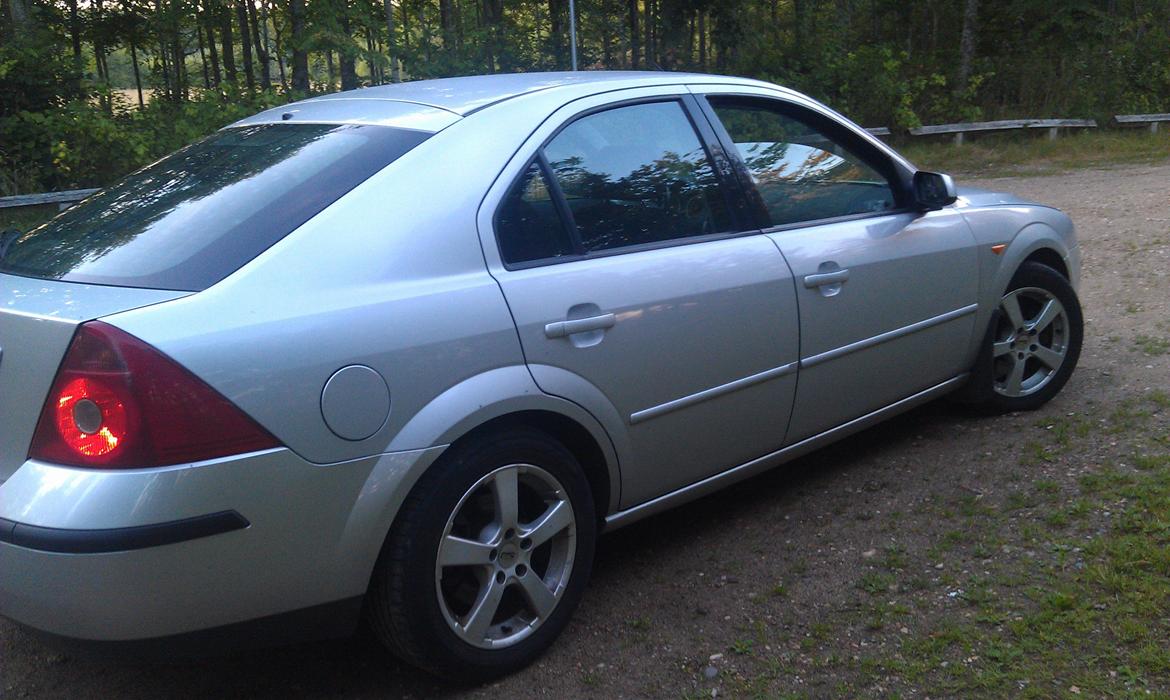 Ford Mondeo Trend billede 16